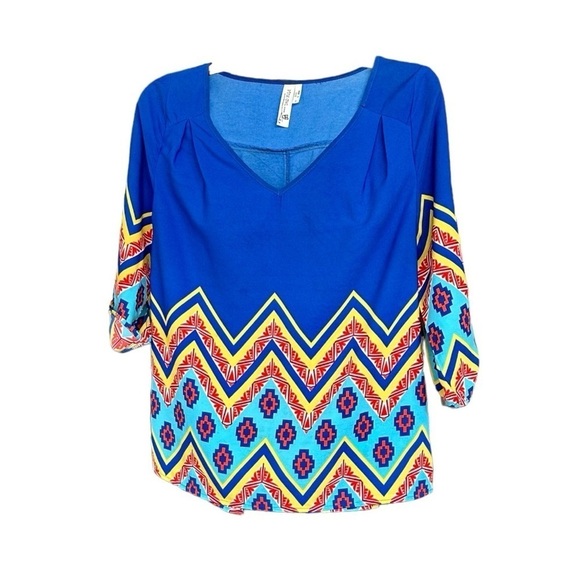 PINK OWL, NWOT,WOMENS AZTEC DESIGN TOP. 
V-NECK WITH 3/4 ROLL-UP SLEEVES.SIZE S - Picture 1 of 7